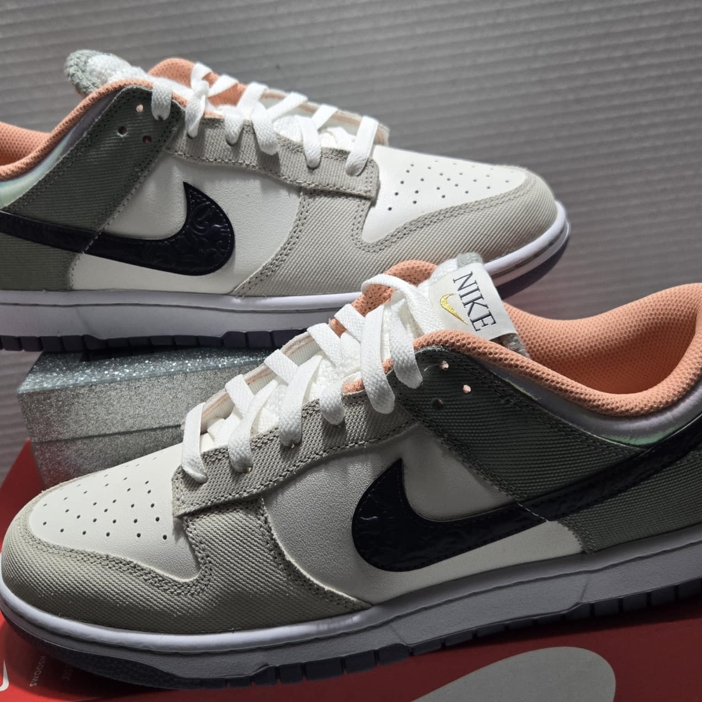 Nike Dunk Low SE  Black and White Sneakers Iconic Limited Edition Sz 11 NEW - Picture 8 of 16